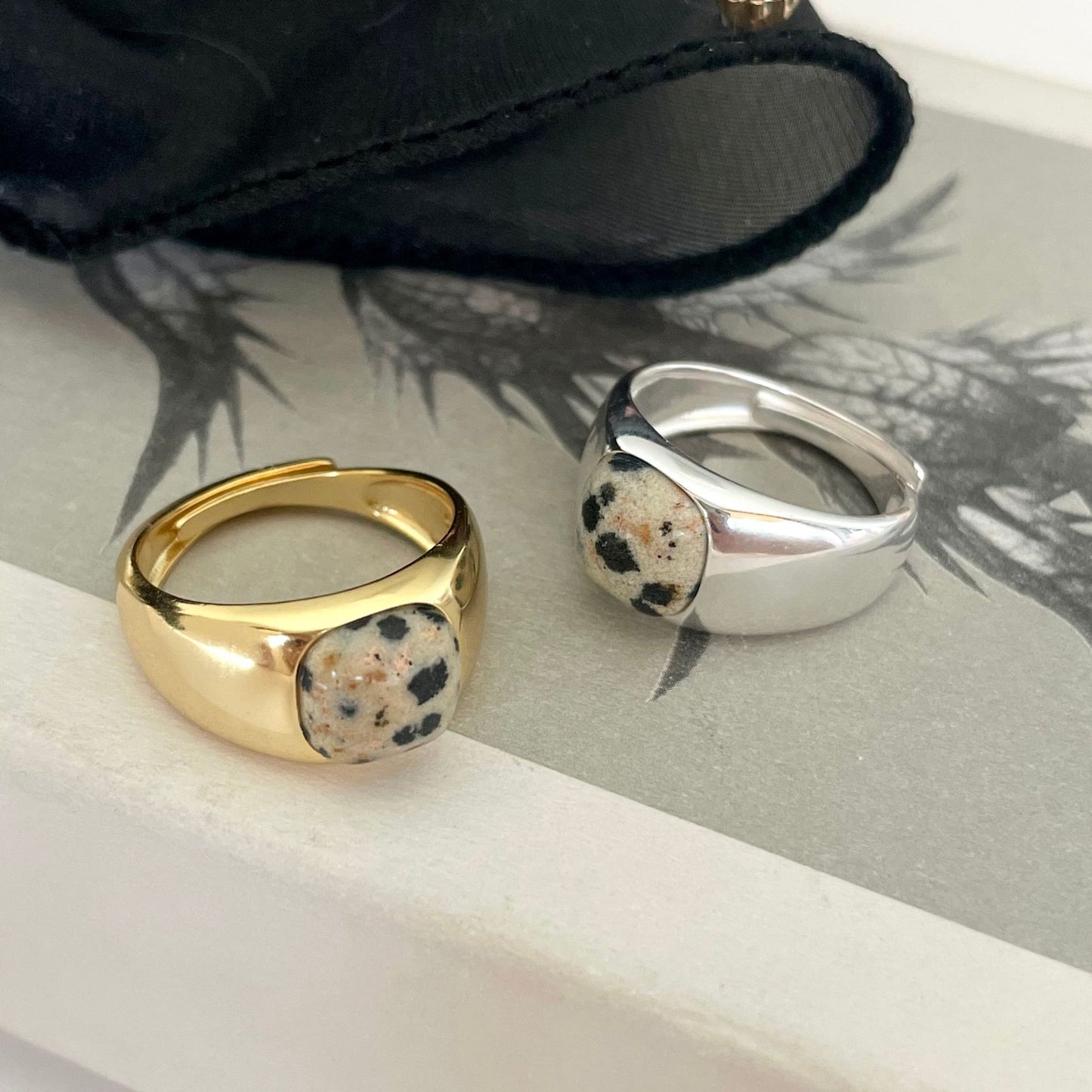 Anillo Minimalista de Plata de Ley 925 con Diseño de Corazón y Facetas Geométricas Biseladas para Mujer