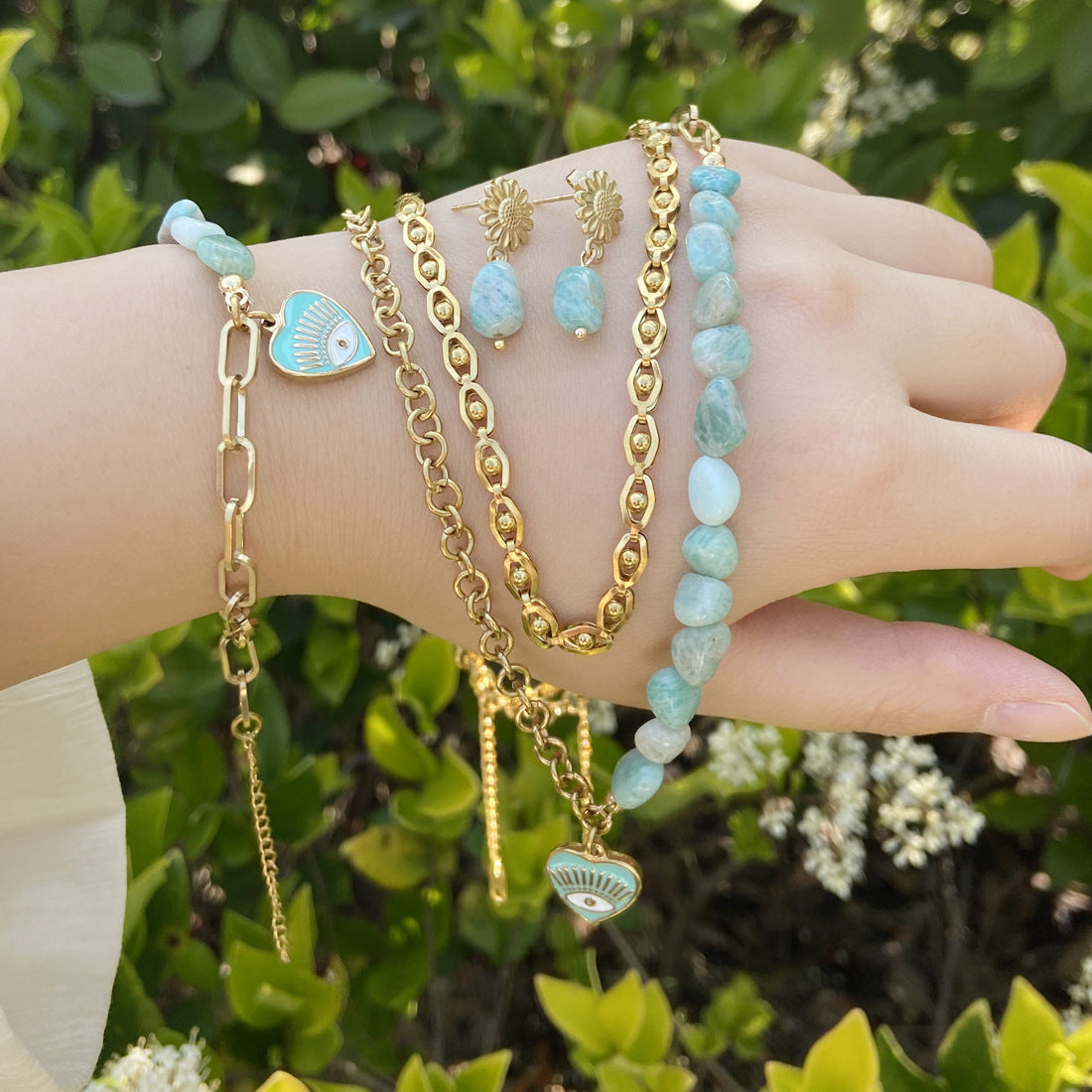 Collana bohémien in pietra naturale con pendente occhio in acciaio inossidabile e catena multistrato placcata