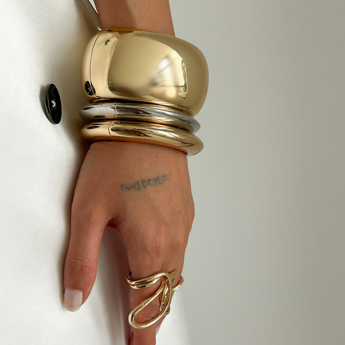 Exaggerated Geometric Plated Zinc Alloy Bracelet Set