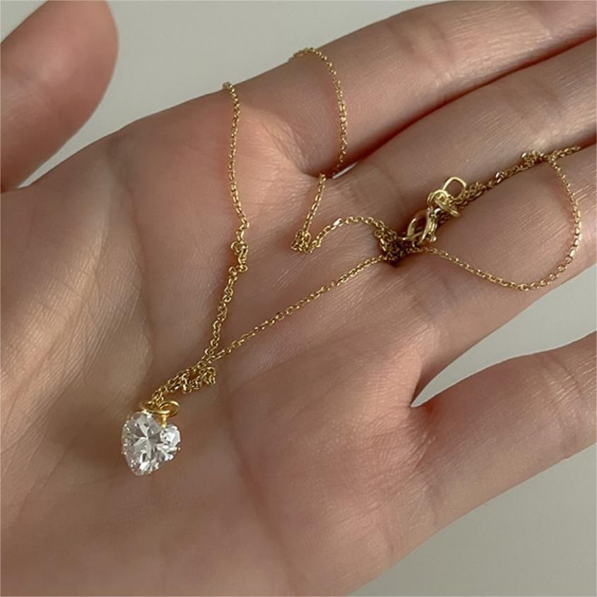 Collana Minimalista a Cuore in Argento Sterling 925 con Strass e Catena a Croce, Stile Fresco e Dolce di Ispirazione Coreana