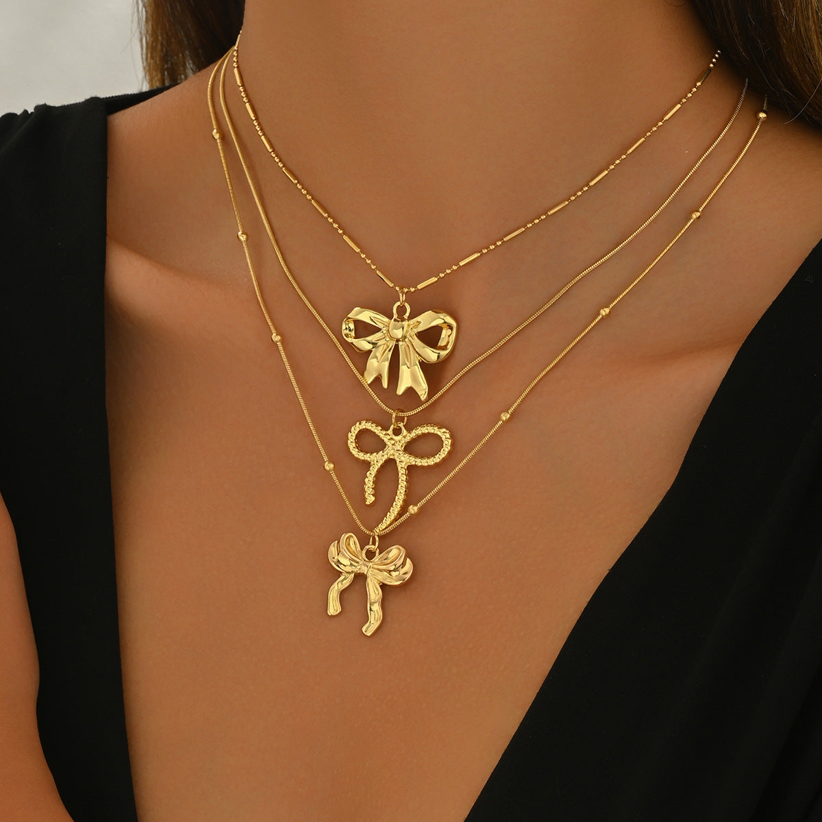 Minimalist Bow-Shaped Alloy Necklace with Plated Finish for Women, Adjustable Clavicle Chain Set