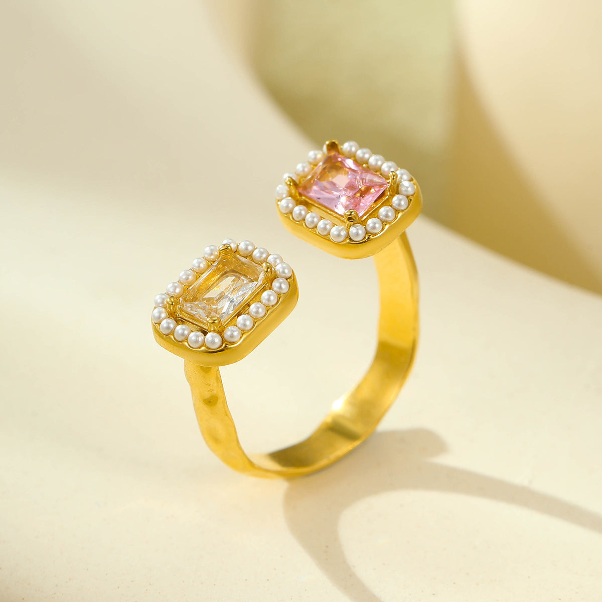 Anello Minimalista Geometrico in Acciaio Inossidabile con Cuore di Strass per Donna