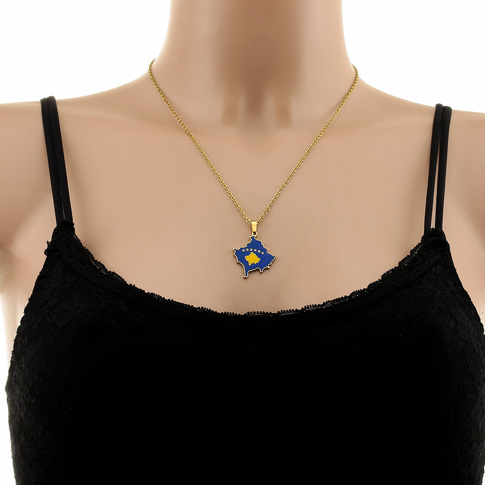 Collana con ciondolo smaltato geometrico vintage in acciaio inossidabile con catena a maglie per unisex