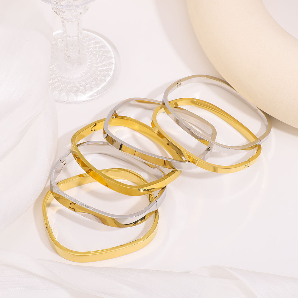 Bracciale Quadrato Minimalista in Acciaio Inossidabile con Placcatura in Oro 18K da Donna