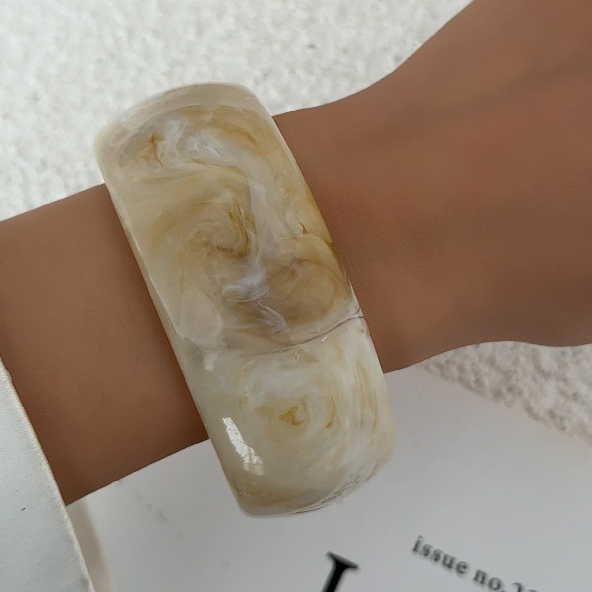Vintage Geometric Gradient Resin Cuff Bracelet