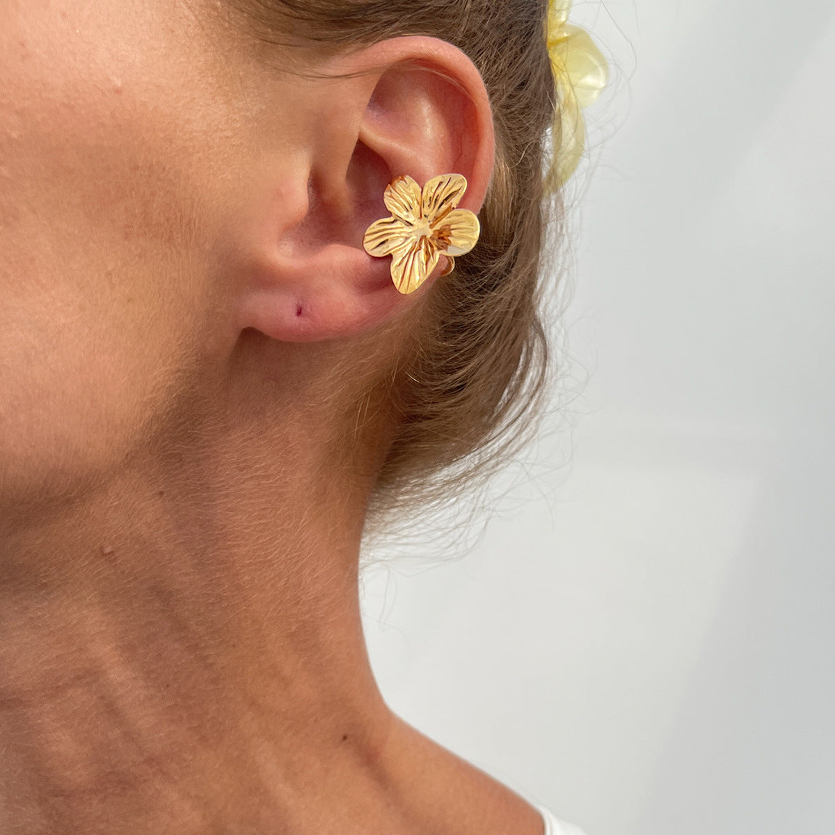 Minimalist Floral Ocean-Inspired Ear Cuff for Women Made of Alloy with Plated Finish No-Piercing Scallop Star Moon Design