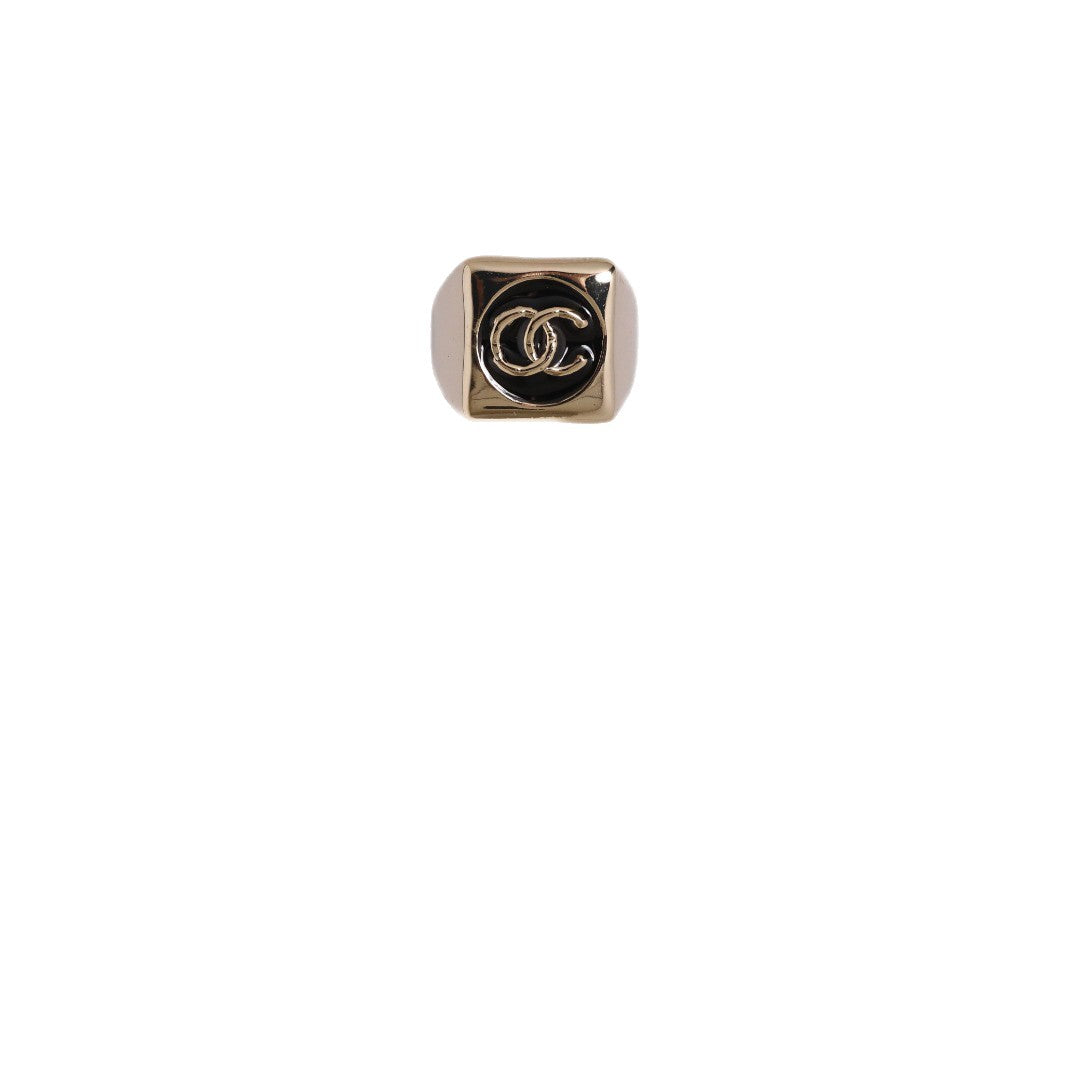 Anello da donna in ottone placcato oro con lettera C quadrata di lusso