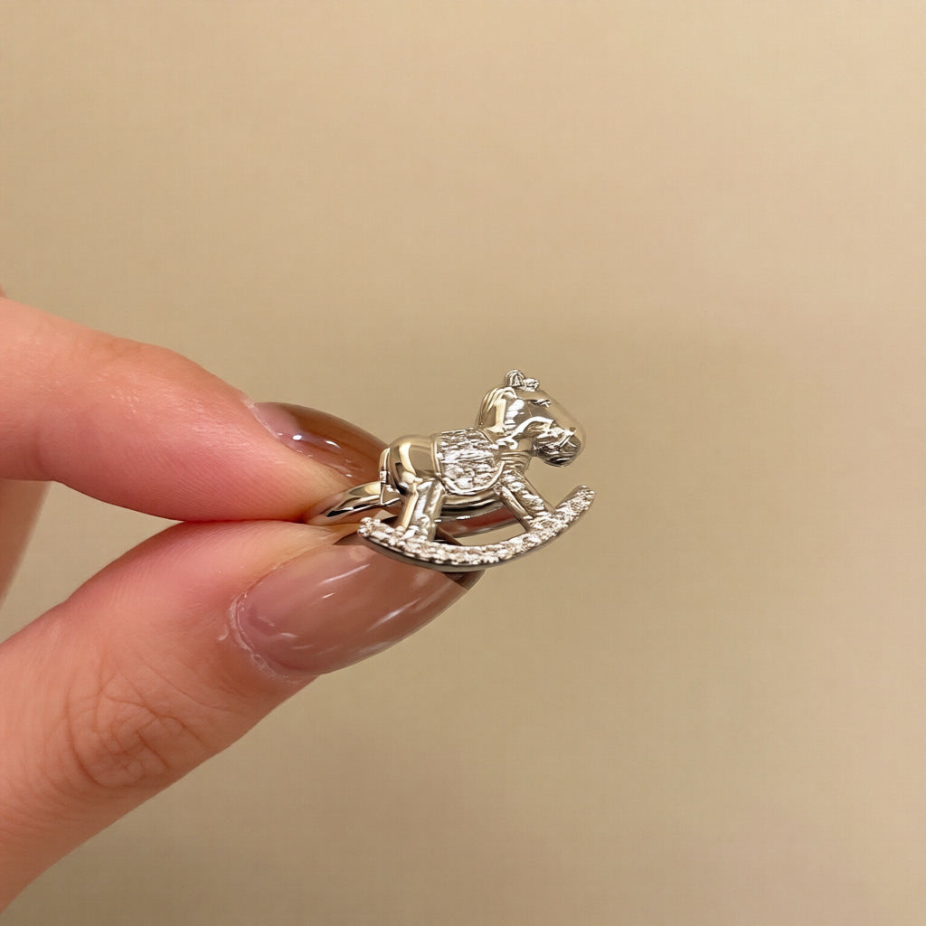 Luxury-Style Horse-Shaped Zirconia-Set Copper Ring for Women, Fashionable Index Finger Band with Zodiac Animal Design