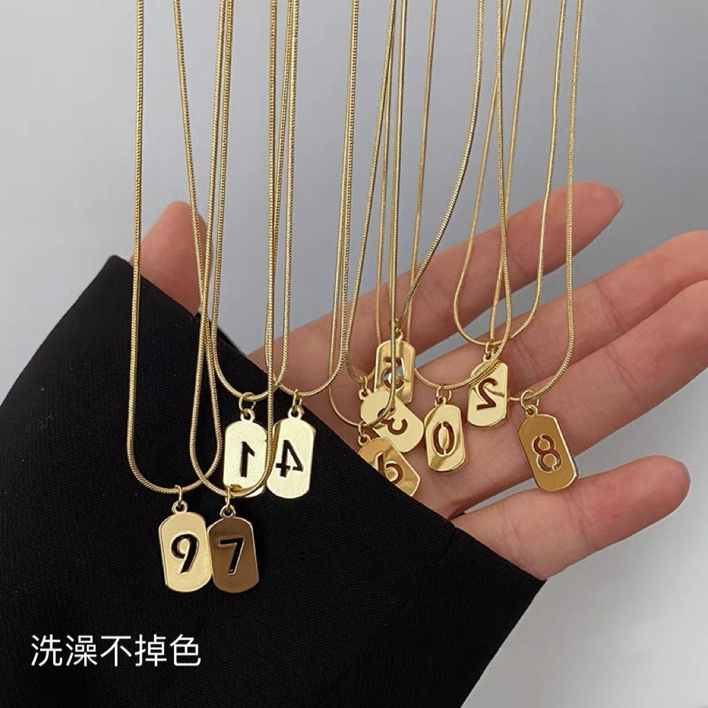 Minimalist Lucky Number Geometric Stainless Steel Pendant Necklace for Women with Plated Finish and Clavicle Chain