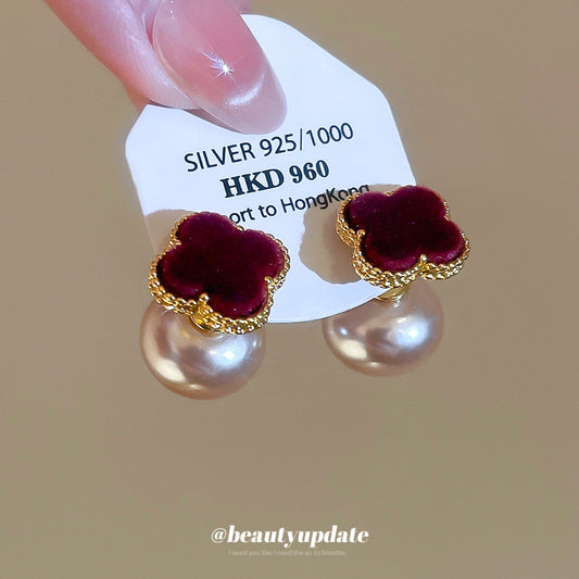 Orecchini a perno floreali con perle in acciaio placcato, stile vintage e minimalista da donna