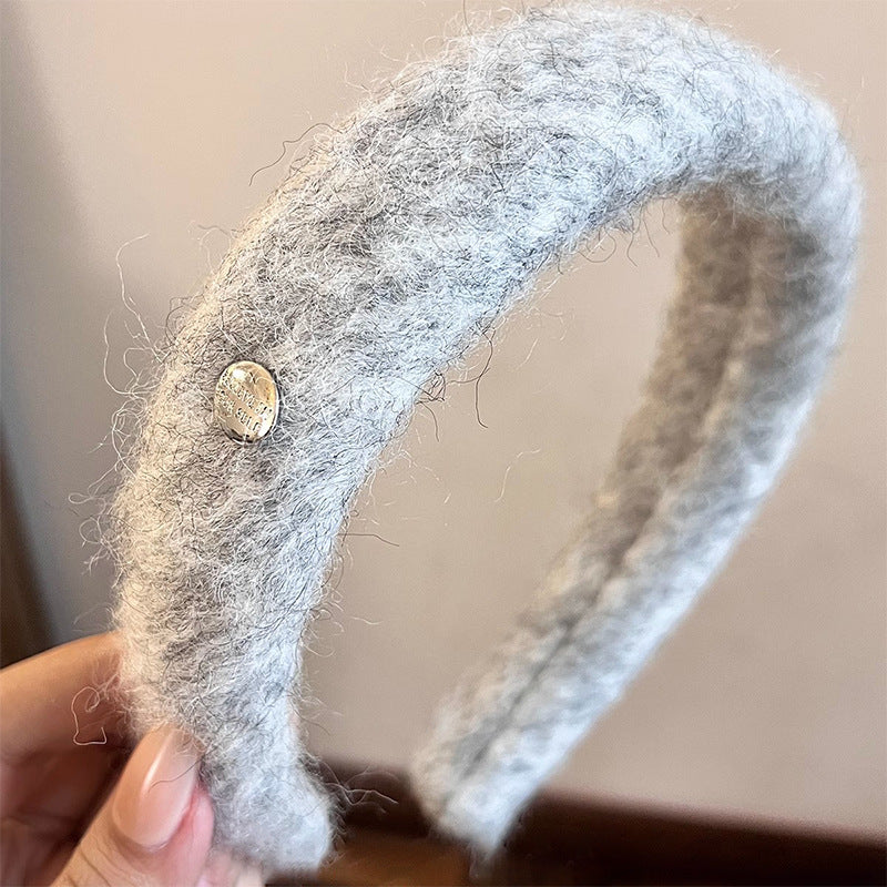 Diadema de letras de terciopelo para mujer con acabado artesanal, accesorio para el cabello moderno y versátil para otoño e invierno