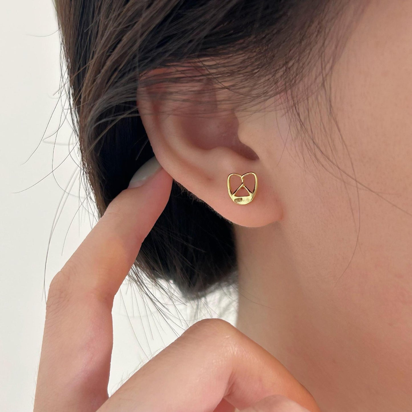Minimalist Letter-Shaped 925 Sterling Silver Stud Earrings with Gold Plating, Heart Accent, Fresh and Sweet Style