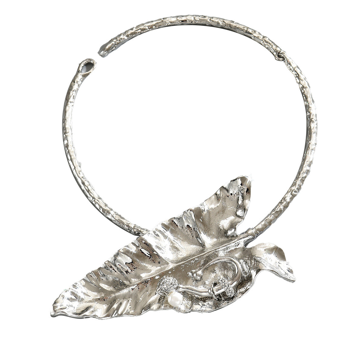 Collana Girocollo da Donna Stile Punk con Ciondolo a Foglia di Banana in Lega di Zinco con Finitura Placcata, Design Floreale Geometrico