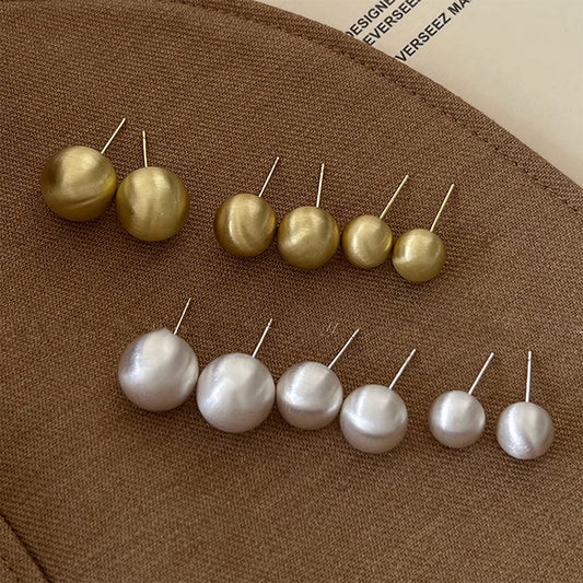 Orecchini a perno tondi geometrici minimalisti da donna con perni in argento 925 e base in rame placcato per un lusso elegante e discreto da indossare ogni giorno