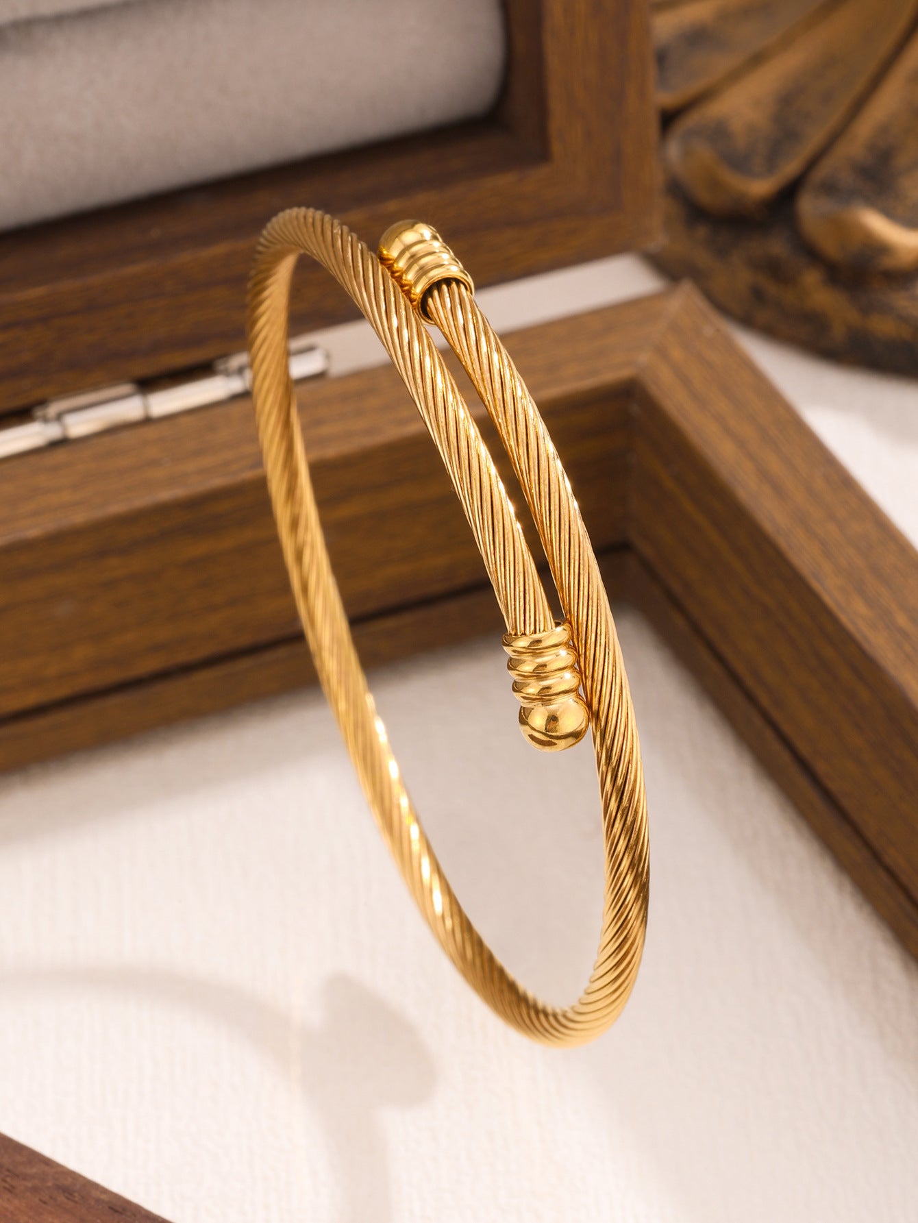 Juego de pulseras de acero inoxidable con trébol de cuatro hojas, incrustaciones de diamantes de imitación y chapado en oro al vacío de 18 quilates, estilo minimalista y a la moda