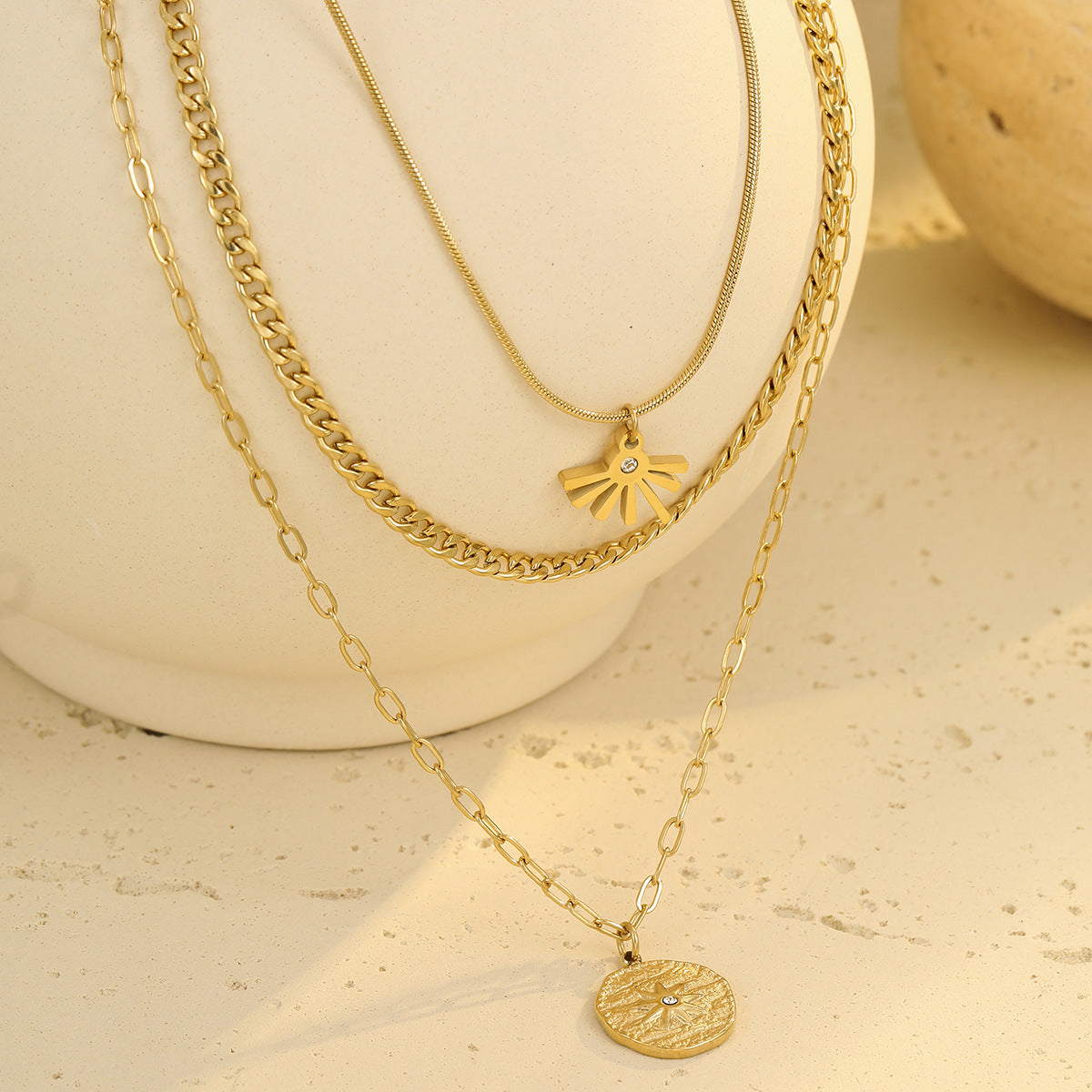 Collar con dije geométrico de acero inoxidable a la moda con acabado enchapado y cadena de eslabones de bambú para mujer