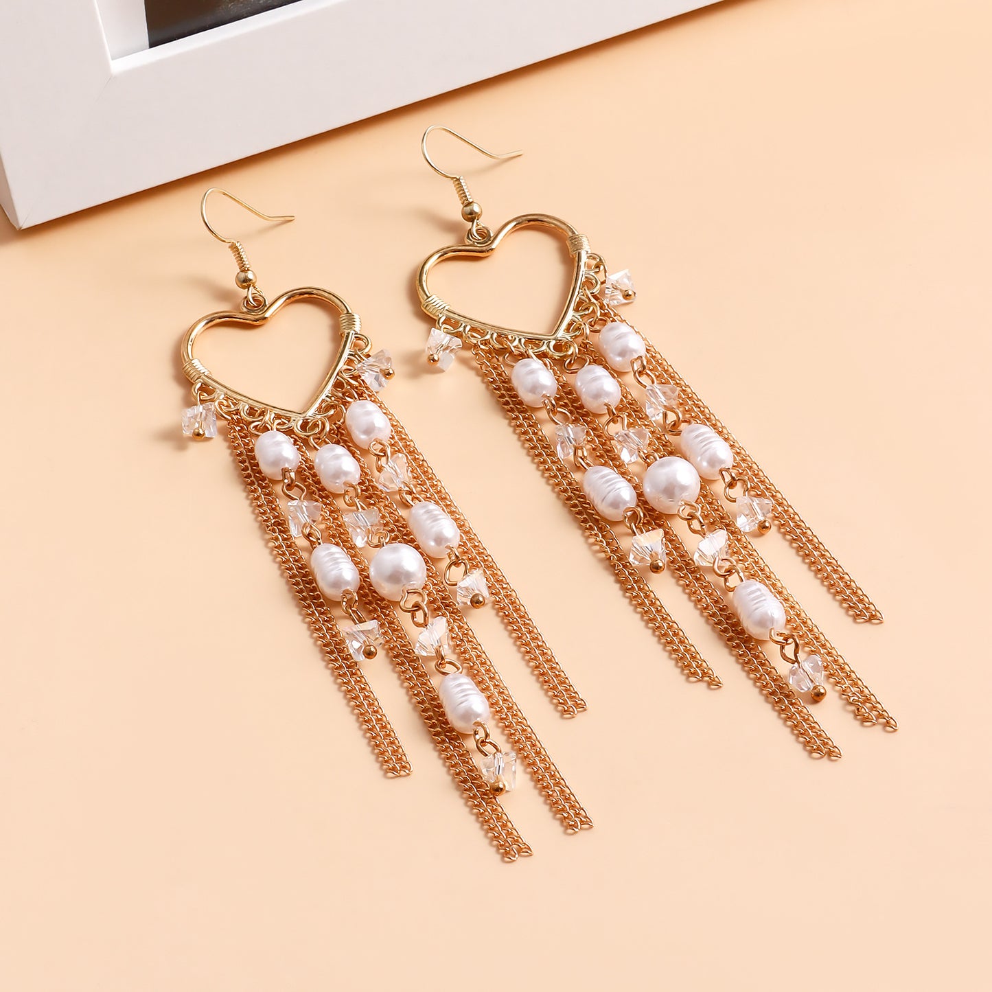 Fashionable Heart-Shaped Alloy Earrings with Rhinestone Embellishment and Fringe Design for Women