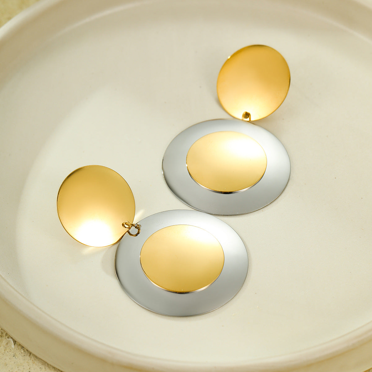 Pendientes redondos de tuerca pulidos de acero inoxidable de estilo vintage, minimalistas, de dos tonos con acabado chapado
