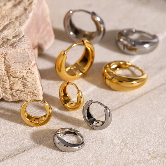 Eleganti orecchini rotondi geometrici in acciaio inossidabile placcati oro 18 carati