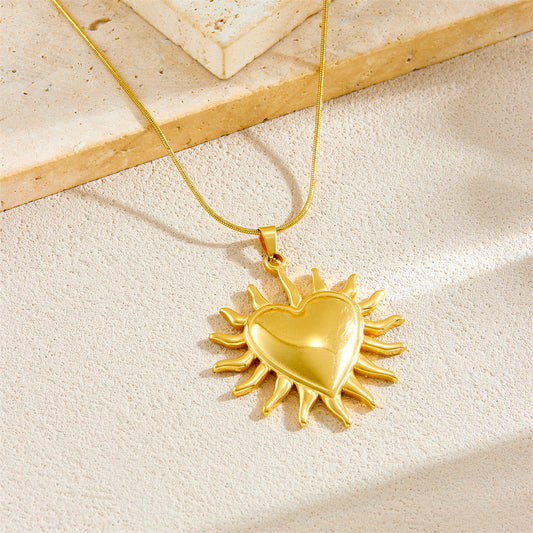 Fashionable Heart-Shaped Gold-Plated Stainless Steel Pendant Necklace with Snake Chain for Women