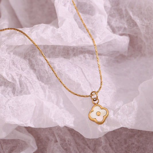 Collana con Pendente da Donna a Forma di Conchiglia Minimalista ed Elegante in Acciaio Inossidabile Placcato Oro 18K