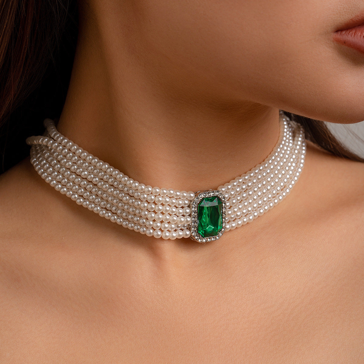 Collana girocollo vintage in stile francese con perle geometriche, ciondolo in lega e catena di perline per donna