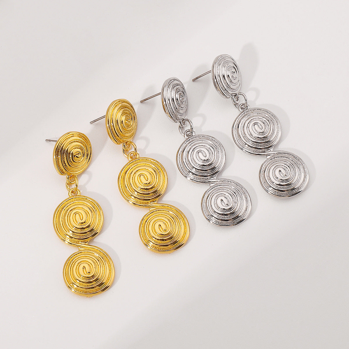 Pendientes de aro geométricos vintage franceses de aleación para mujer con textura espiral y acabado galvanizado
