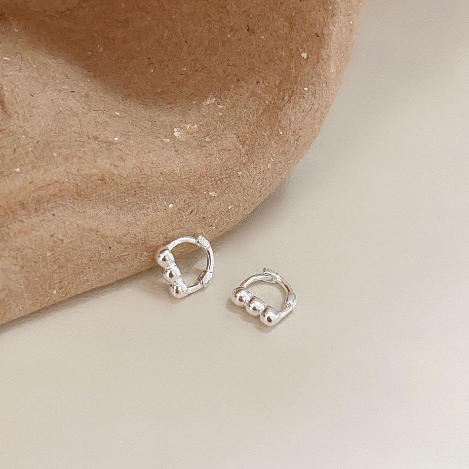 Orecchini a perno con lettere geometriche minimaliste in argento sterling 925 placcato oro