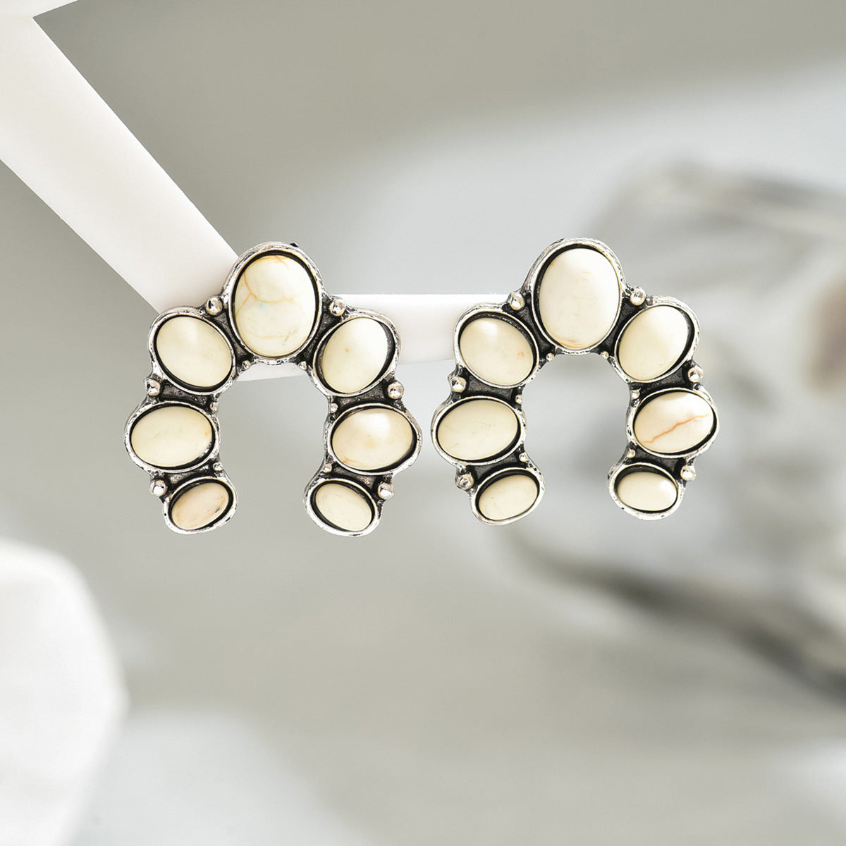 Orecchini da donna stile bohémien a forma di U geometrici con intarsi di strass in lega di zinco per un look elegante da tutti i giorni