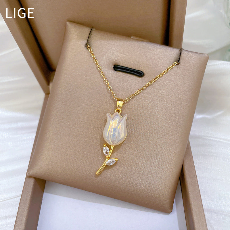 Collar de rosa de sirena dulce geométrico de lujo para mujeres y hombres Cadena de acero de titanio con incrustaciones de diamantes de imitación
