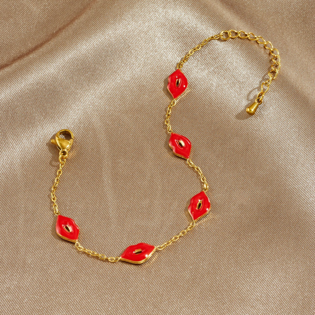 Fashion Elegant Gold Plated Stainless Steel Drip Oil Lips Charm Bracelet for Women