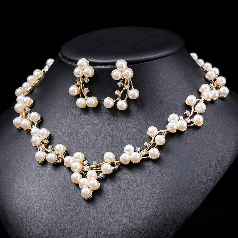 Chic Floral Pearl Pendant Necklace Set for Women Alloy Chain with Olive Branch and Flower Motifs Minimalist Elegant Layering Jewelry