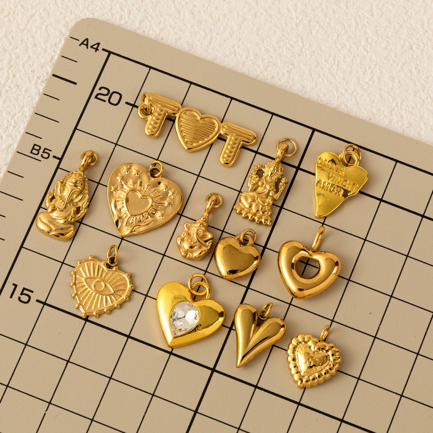 Vintage 18K Gold Plated Heart Shape Stainless Steel PVD Charm Bar Necklace