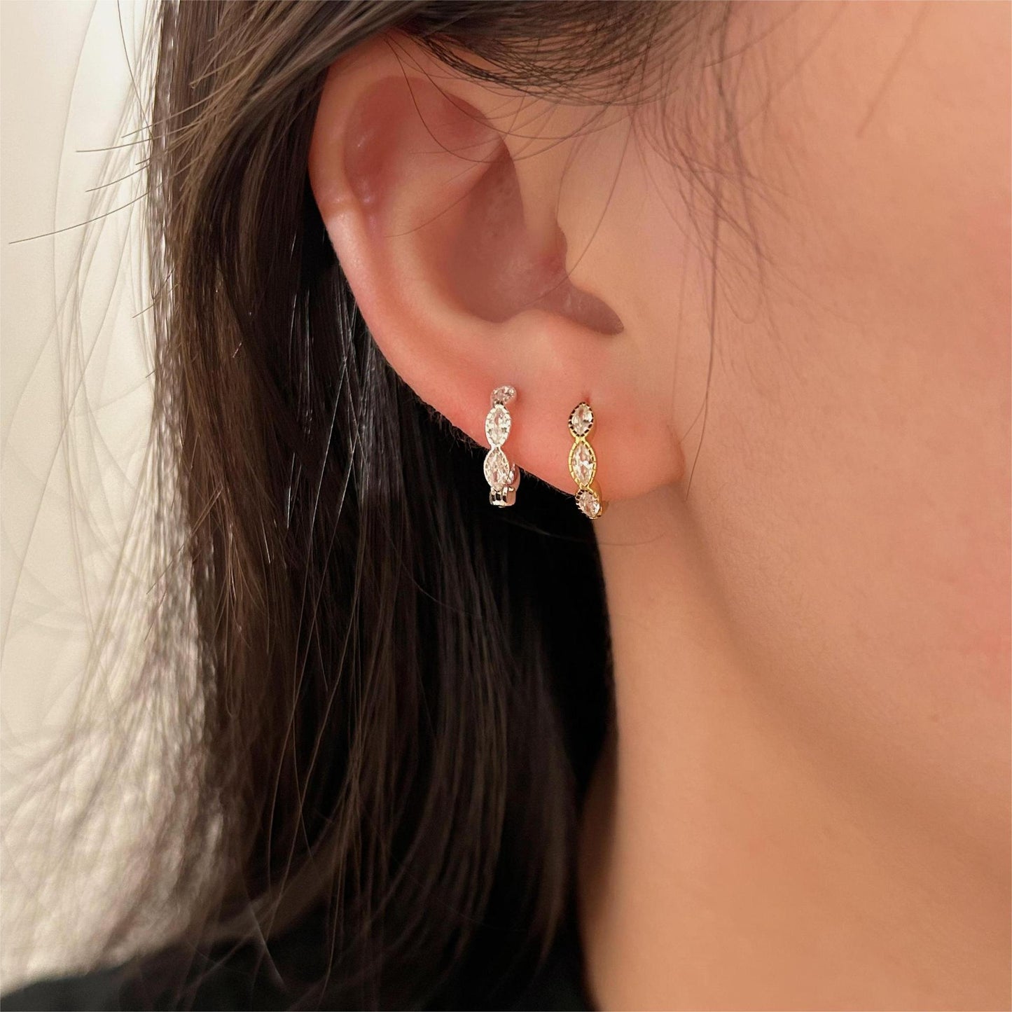 Dulces Aretes Chapados en Plata de Ley 925 con Circonita Cúbica en Forma de Gota, Estilo Minimalista