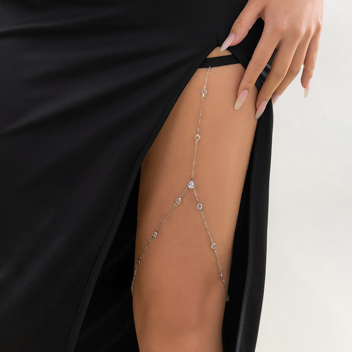 Cavigliera Minimalista Geometrica in Zirconia con Nappa e Fascia Elastica da Donna