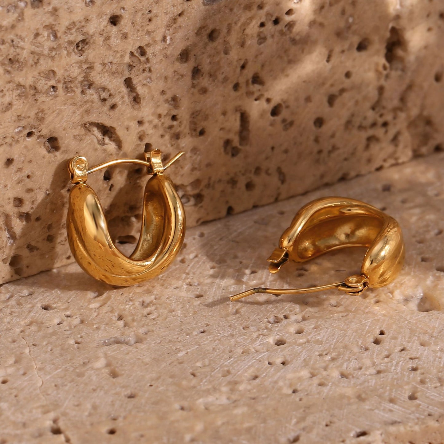 Minimalist Luxe Geometric Stainless Steel Ear Cuffs with 18K Gold Plating and Bread Texture