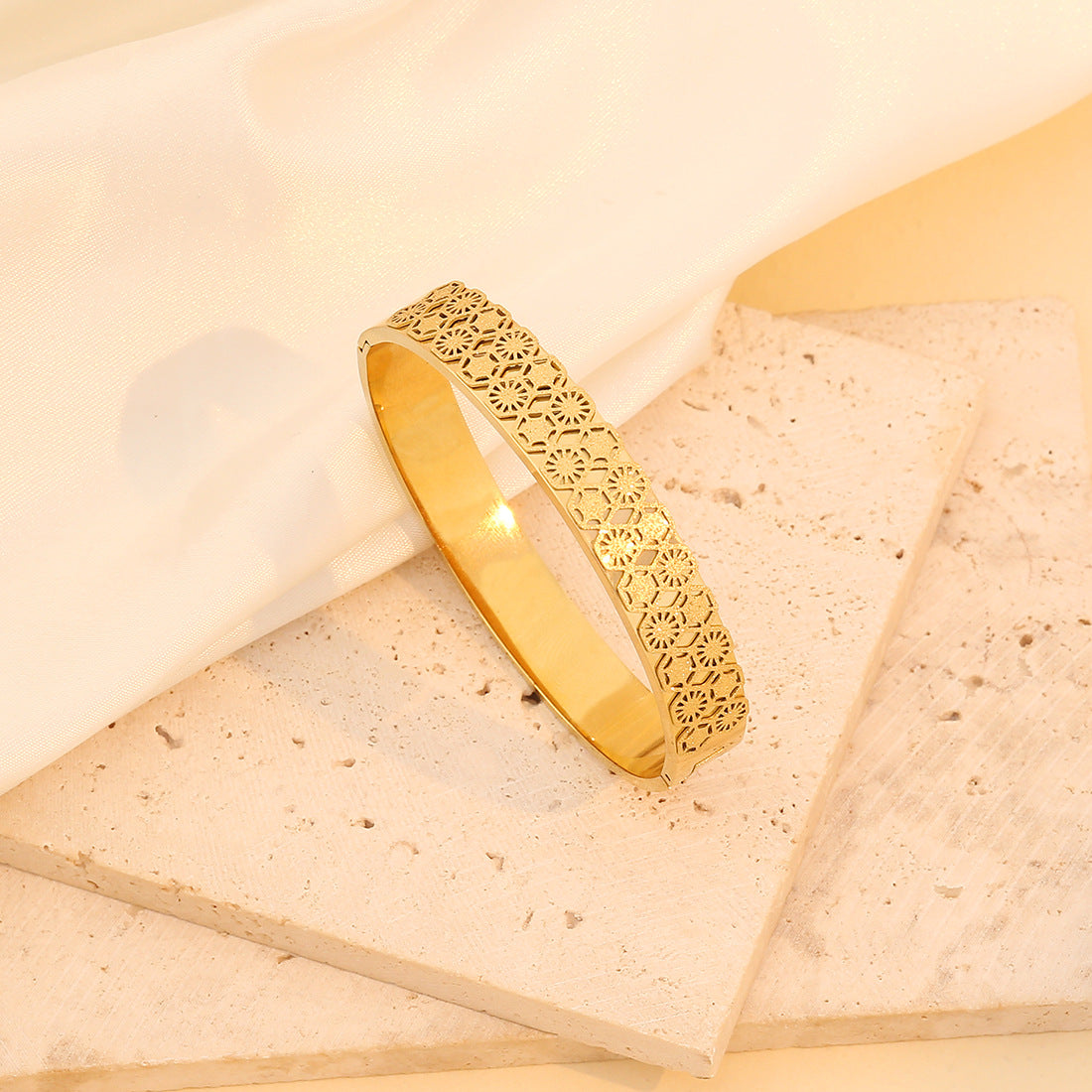 Matte Texture Stainless Steel Bracelet for Women with Plated Finish, Unique and Versatile Fashion Accessory