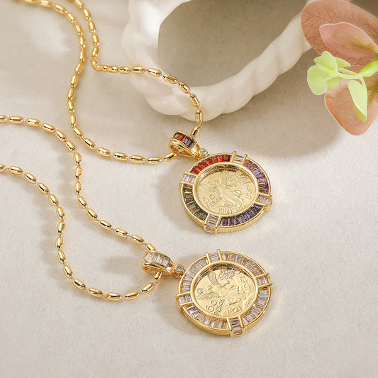 Collar colgante geométrico minimalista para mujer con base de cobre chapado en oro de 18 quilates e incrustaciones de circonita