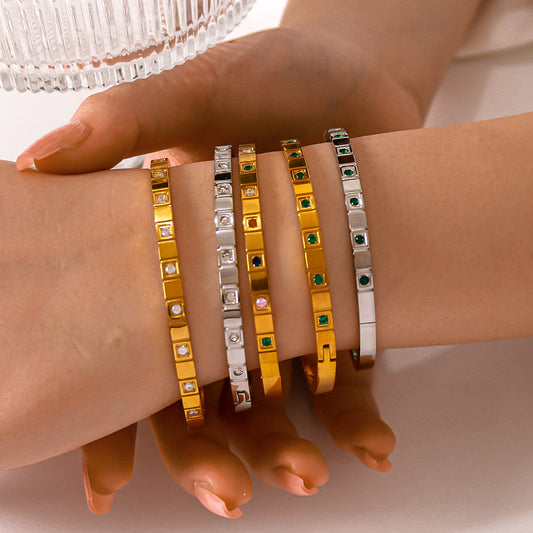 Juego de pulseras de acero de titanio chapado en oro de 18 quilates con diseño geométrico, a cuadros y pedrería, de moda