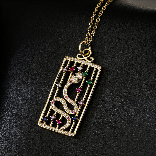 Collar de serpiente con ojo hueco geométrico minimalista para mujer en cobre con chapado en oro de 18 quilates e incrustaciones de circonitas