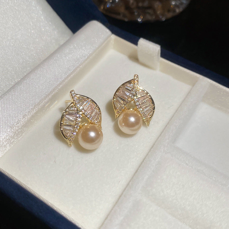 Elegantes pendientes de perlas con circonitas en forma de estrella, minimalistas, para mujer, con postes de acero inoxidable