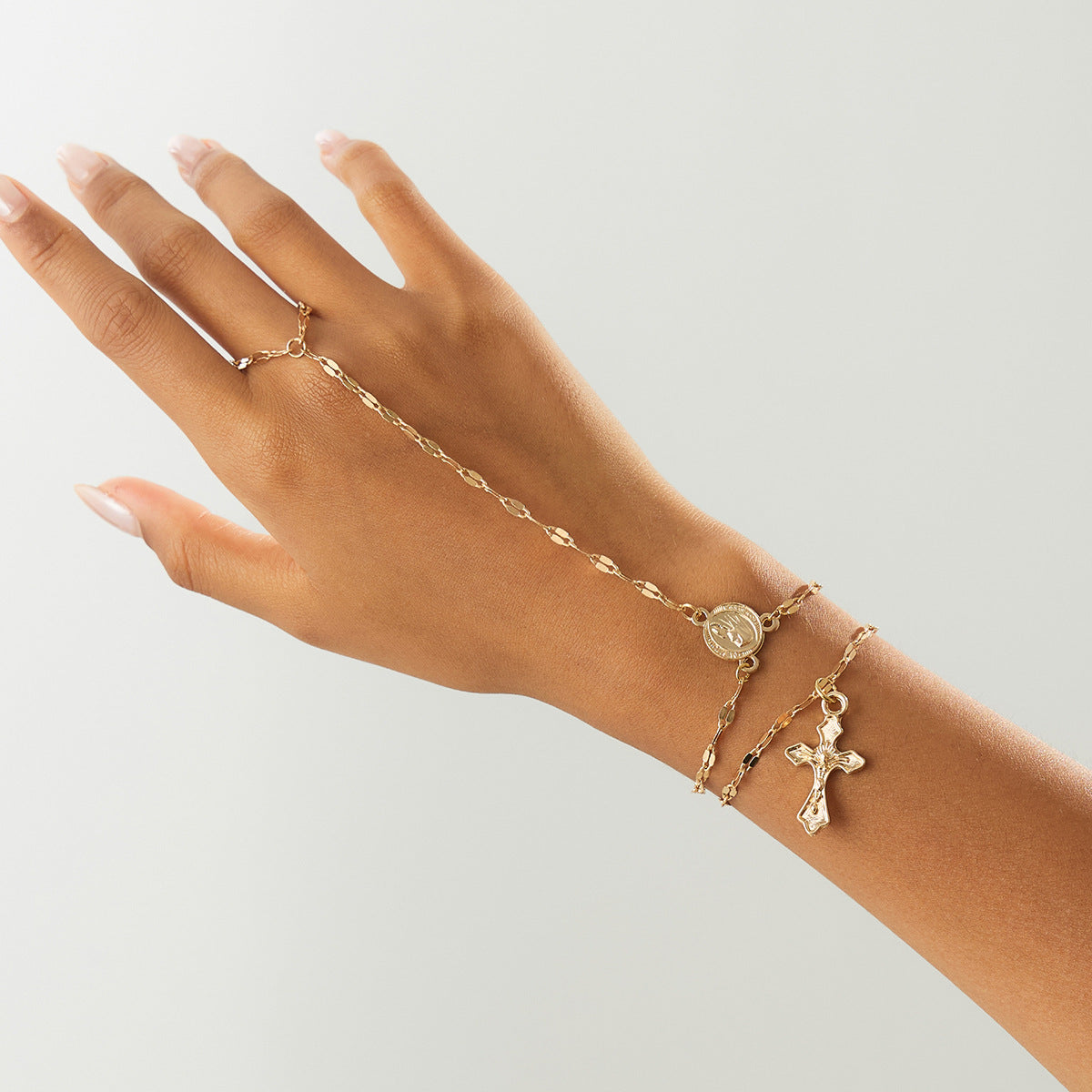 Bracciale da donna in lega in stile vintage con croce pendente, nappe e dettagli a catena
