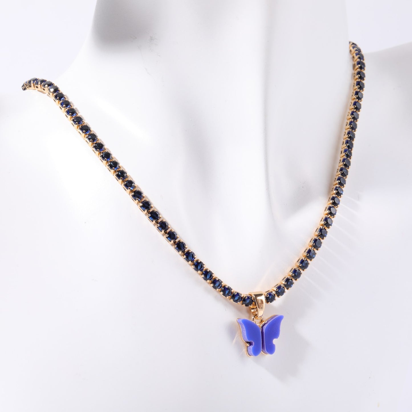 Romantic French-Style Butterfly Pendant Necklace in Titanium Steel with Vacuum Electroplating, Lightweight Luxury Sweater Chain in O-Chain Style