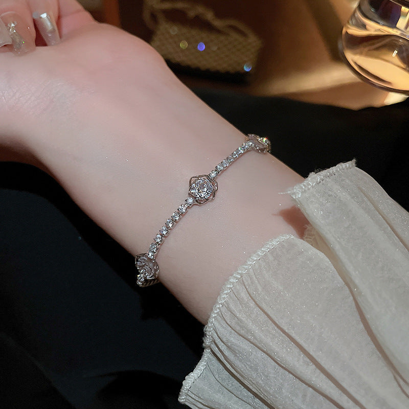 Fashionable Adjustable Square Heart-Shaped Glass Beaded Bracelet with Zircon Inlay for Women, Luxury Minimalist Hand Jewelry