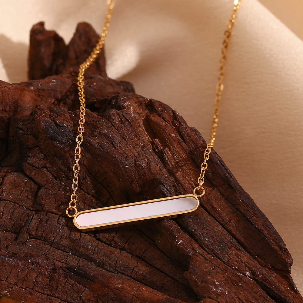 Collana da donna alla moda minimalista geometrica in acciaio inossidabile placcato oro 18 carati con pendente a barra lunga e conchiglia