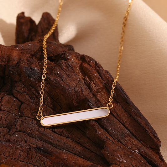Collana da donna alla moda minimalista geometrica in acciaio inossidabile placcato oro 18 carati con pendente a barra lunga e conchiglia