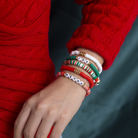Set di bracciali con lettere e perline in argilla polimerica minimalisti con elementi natalizi per donna