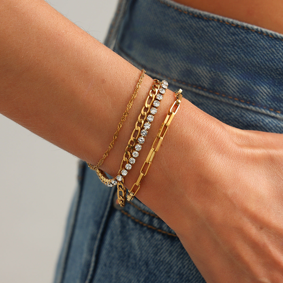 Elegant Rhinestone Inlaid Geometric Oval Stainless Steel Plated Bracelet for Women