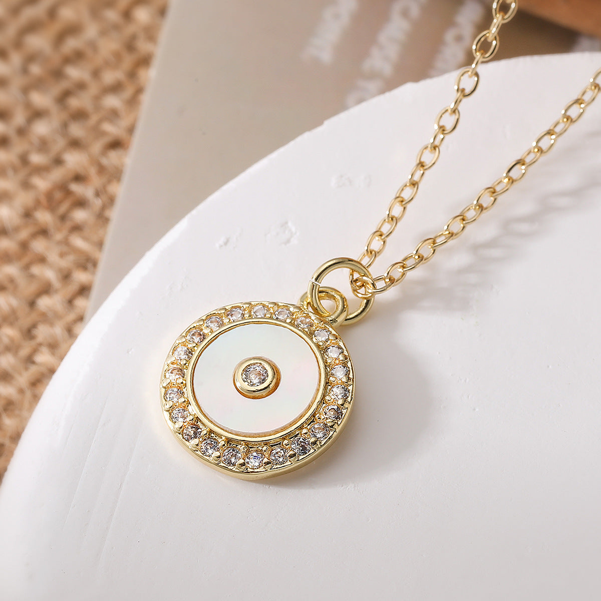 Minimalist Luxury 18K Gold Plated Brass Geometric Heart Cubic Zirconia Pendant Necklace for Women
