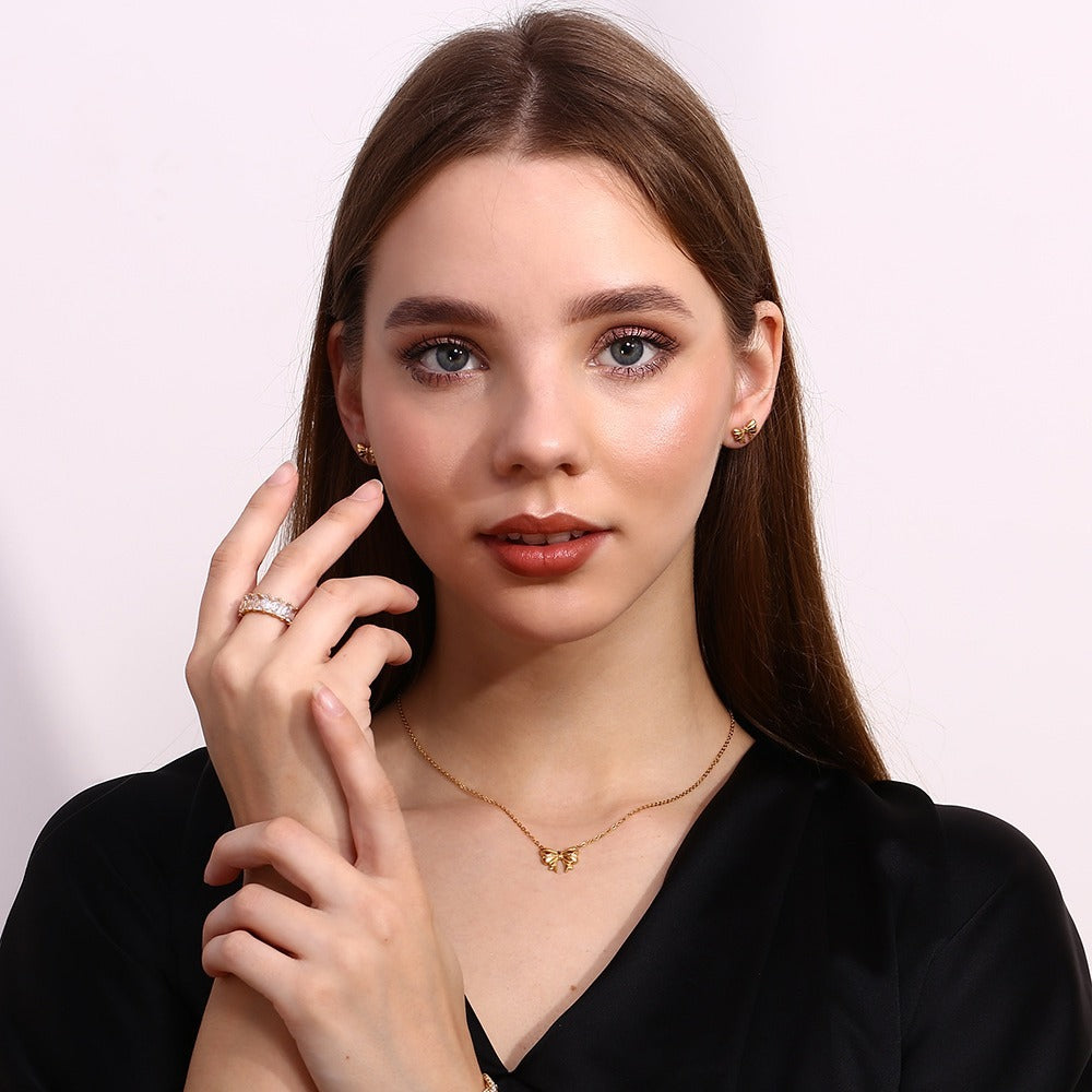 Elegant Bowknot-Shaped Stainless Steel Necklace with 18K Gold Plating for Women